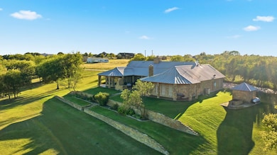 135 Serrano Ct, Weatherford, TX 76087 - photo 2