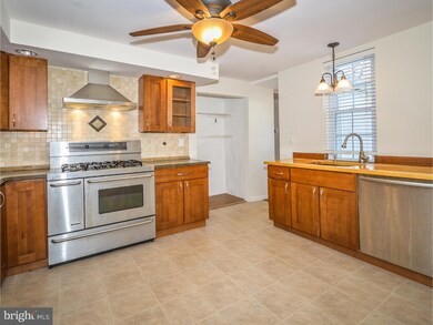 35 Wilkshire Rd, Doylestown, PA 18901 - photo 2