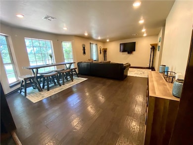Dining/Living room