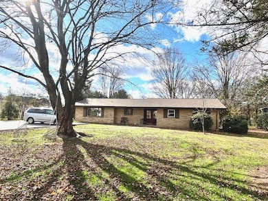 904 Mcknight Rd, Indiana, PA 15701 - photo 4