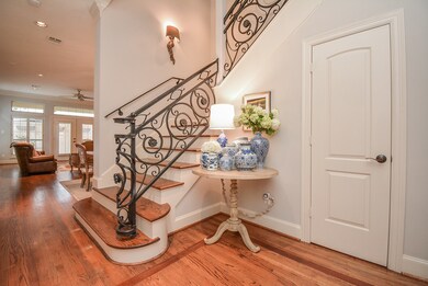 2122 Mcduffie St, Houston, TX 77019 - photo 5