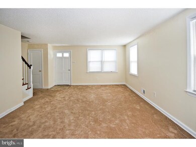 209 Evergreen Ave, Folsom, PA 19033 - photo 4