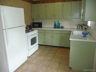 Kitchen. Nice kitchen with ceramic tile.