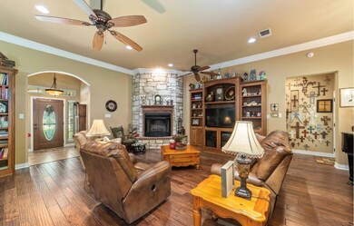 6104 Temple Oaks Ct, Granbury, TX 76049 - photo 7