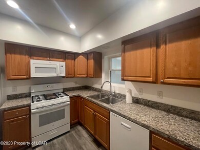 26 S Meade St, Wilkes Barre, PA 18702 - photo 4