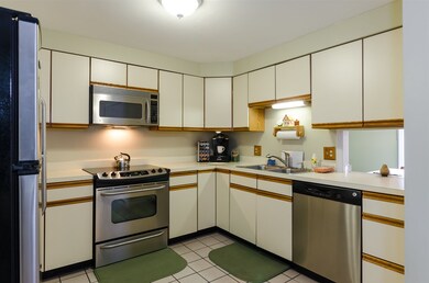 13 Walden Pond Dr, Nashua, NH 03064 - photo 6