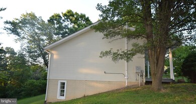 16371 Senedo Rd, Edinburg, VA 22824 - photo 3