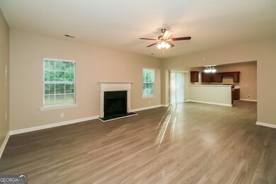 6417 Polar Fox Ct, Riverdale, GA 30296 - photo 7