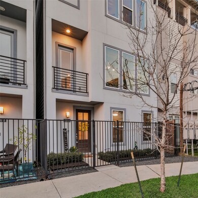 910 W 35th St unit A, Houston, TX 77018 - photo 2