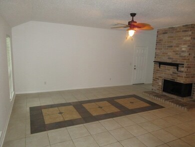7815 Maple Brook Ln, Houston, TX 77095 - photo 3