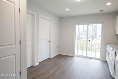 SLIDING GLASS DOOR