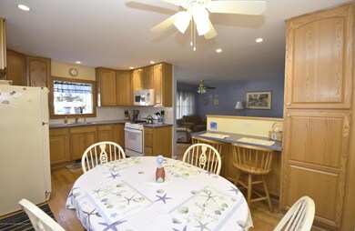 Eat-In Kitchen