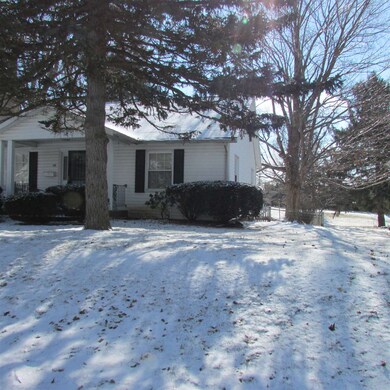 119 W Walnut St, Greentown, IN 46936 - photo 3