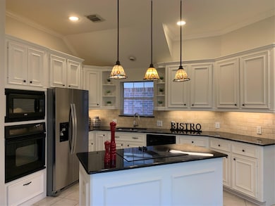 406 Pine Creek Dr, Friendswood, TX 77546 - photo 2