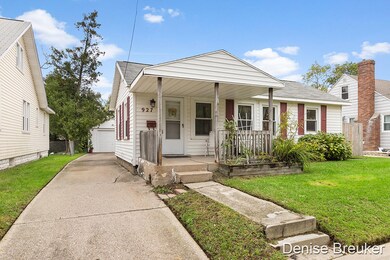 927 Aberdeen St NE, Grand Rapids, MI 49505 - photo 3