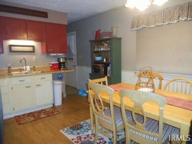 903 Jefferson St, Covington, IN 47932 - photo 4