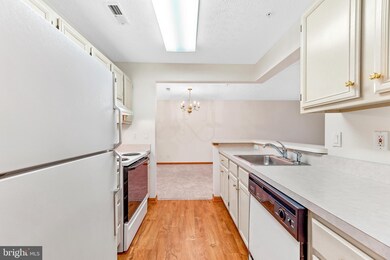 23140 Cobblestone Ln unit 105, California, MD 20619 - photo 6