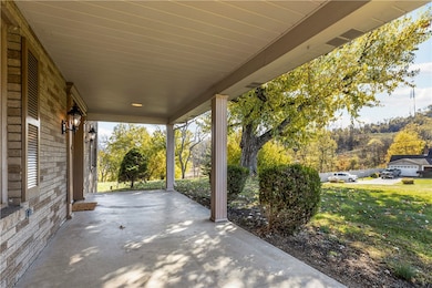 1401 Main St, Bentleyville, PA 15314 - photo 3