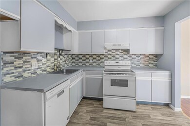 886 Maryland Ct, Whitehall, PA 18052 - photo 4