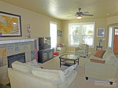 2885 SW Obsidian Ln, Redmond, OR 97756 - photo 7