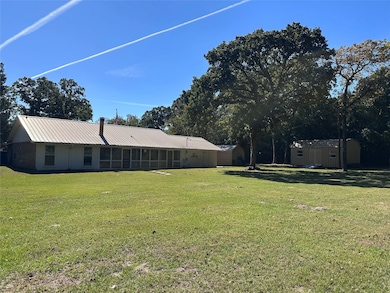 303 Brentwood Dr, Athens, TX 75751 - photo 4