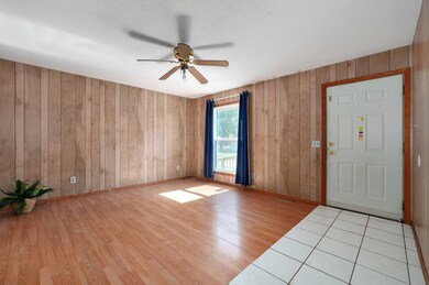 503 Aspen Dr-6