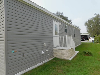 38034 Woodgate Ln, Zephyrhills, FL 33542 - photo 4