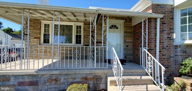 433 Heston Ave, Norristown, PA 19403 - photo 2