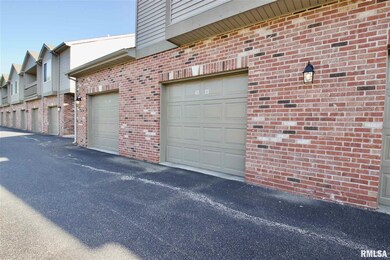 4523 N Tallgrass Ln, Peoria, IL 61615 - photo 2