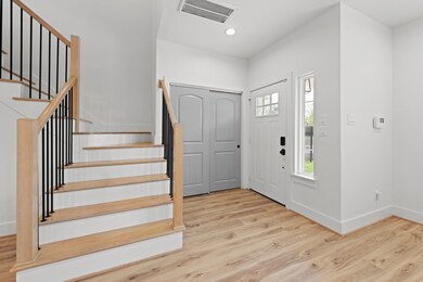 2749 Redrock St unit B, Houston, TX 77088 - photo 4