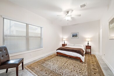 851 Fisher St unit E, Houston, TX 77018 - photo 4