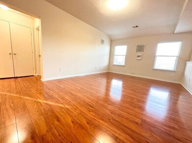 9026 Durham Manor Ln, Houston, TX 77075 - photo 5