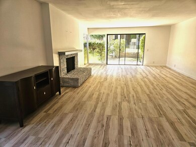 006_Living Room
