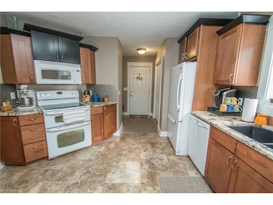 825 Idlewood Ave, Sheffield Lake, OH 44054 - photo 4