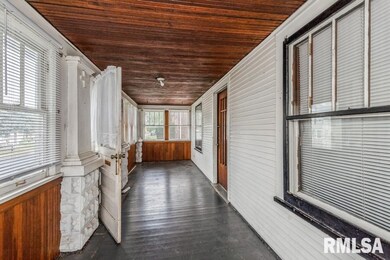 1435 W 14th St, Davenport, IA 52804 - photo 4