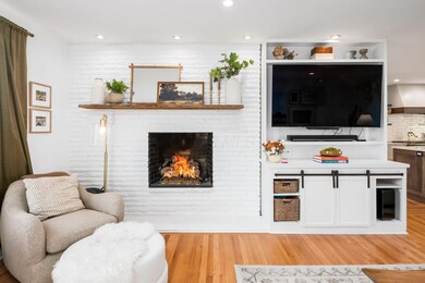 006_3d2b2_L 2470 Dorset Rd053
