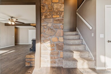 2323 N Union Place, Tulsa, OK 74127 - photo 5