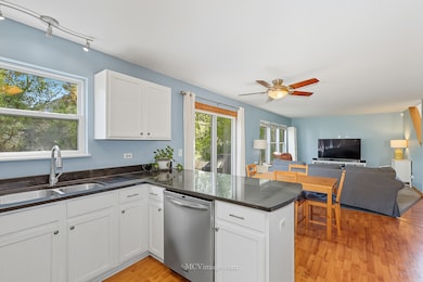 2045 Winding Lakes Dr, Plainfield, IL 60586 - photo 6