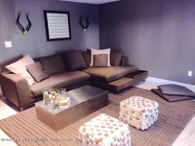 Sofa & Family Room