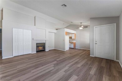 1620 N Torrey Pines Dr unit 101, Las Vegas, NV 89108 - photo 4