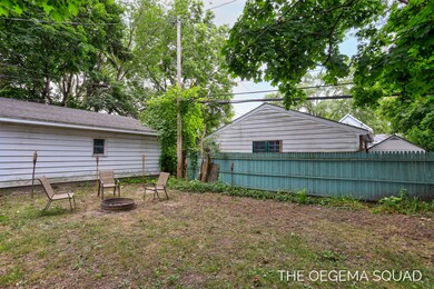 100 E 15th St, Holland-10