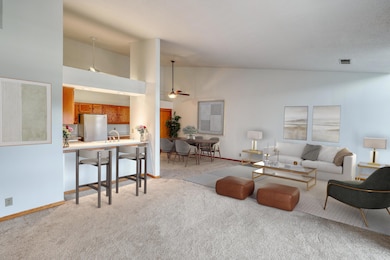 823 Quinlan Dr unit E, Pewaukee, WI 53072 - photo 4