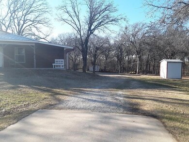 211 Briar Oaks Dr, Azle, TX 76020 - photo 6