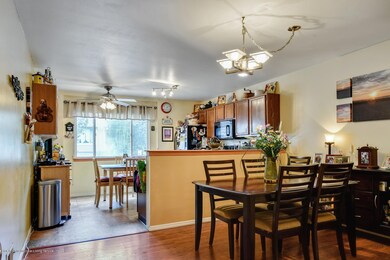 209 Pembrook Loop Staten-large-007-3-Liv