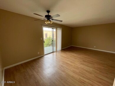 living /dining room2