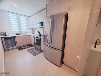 5 Marginal Baldorioty Solemare unit 2, Carolina, PR 00979 - photo 3