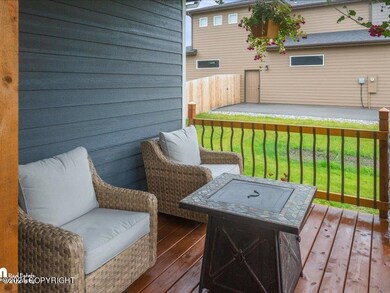 03-Front Porch_DMD_2617