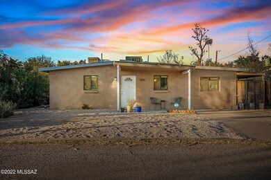 1,303 sqFt 3 bed/2 full bathroom