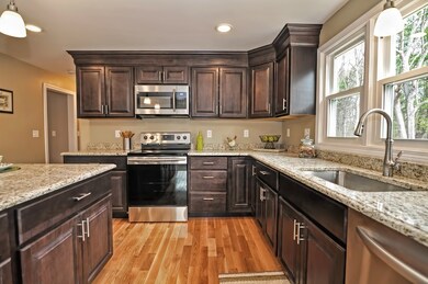 32 East St, Uxbridge, MA 01569 - photo 4