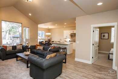 60476 Hedgewood Ln, Bend, OR 97702 - photo 4